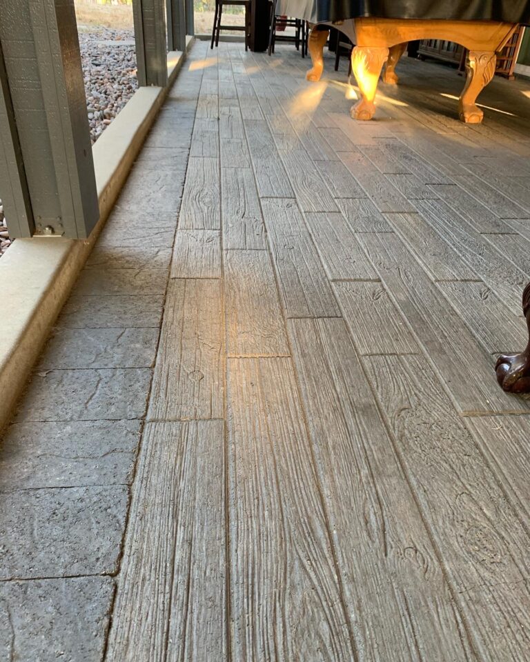 Pool deck pavers and turf project in Thousand Oaks by Evergreen Landscaping